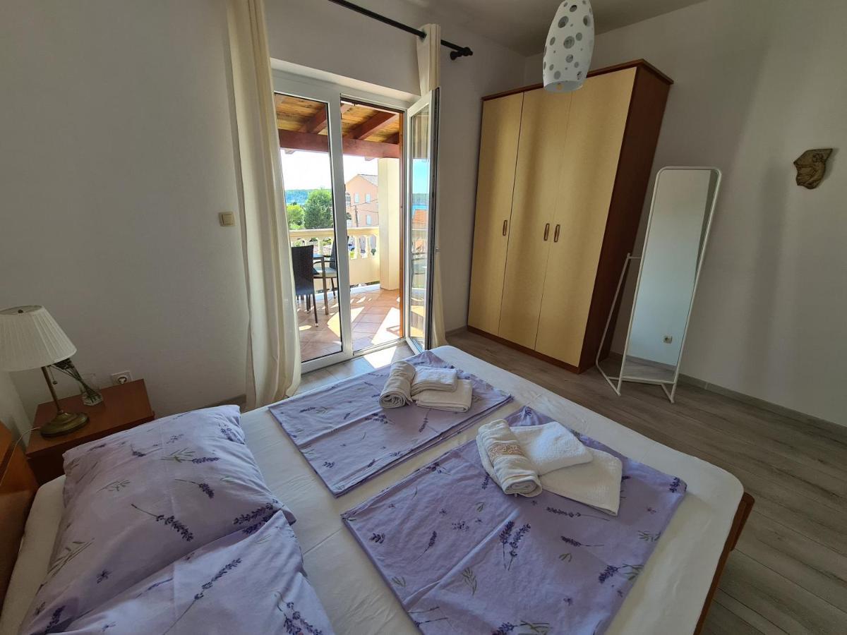 Apartman Karmen Barbat na Rabu Экстерьер фото