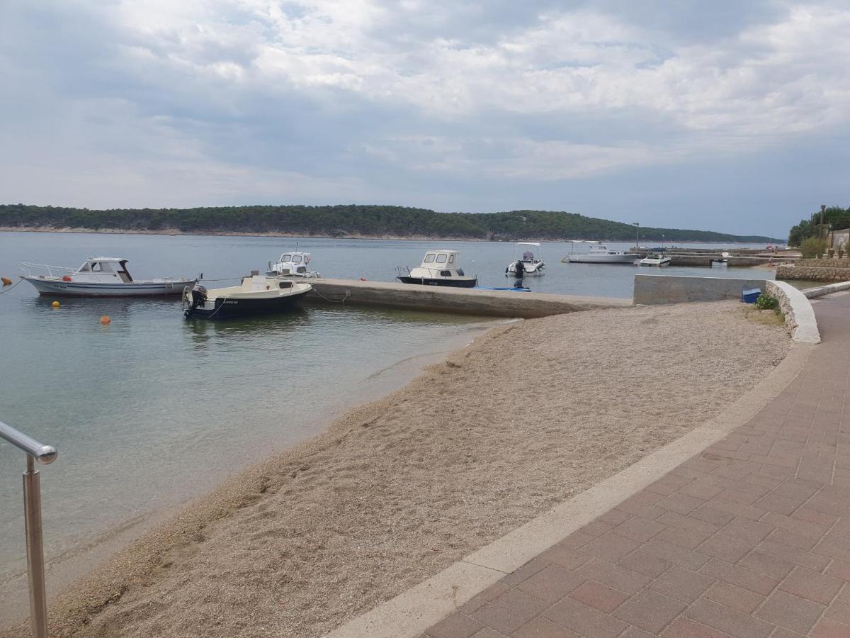 Apartman Karmen Barbat na Rabu Экстерьер фото